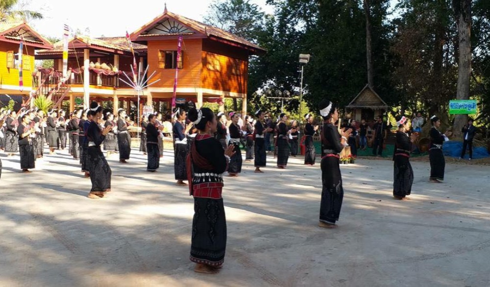 บุญเดือน 3 ประเพณีไขประตูเล้าชาวภูไท