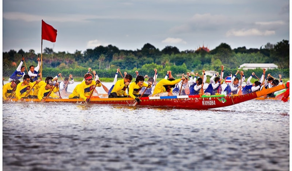 งานประเพณีแข่งเรือยาว