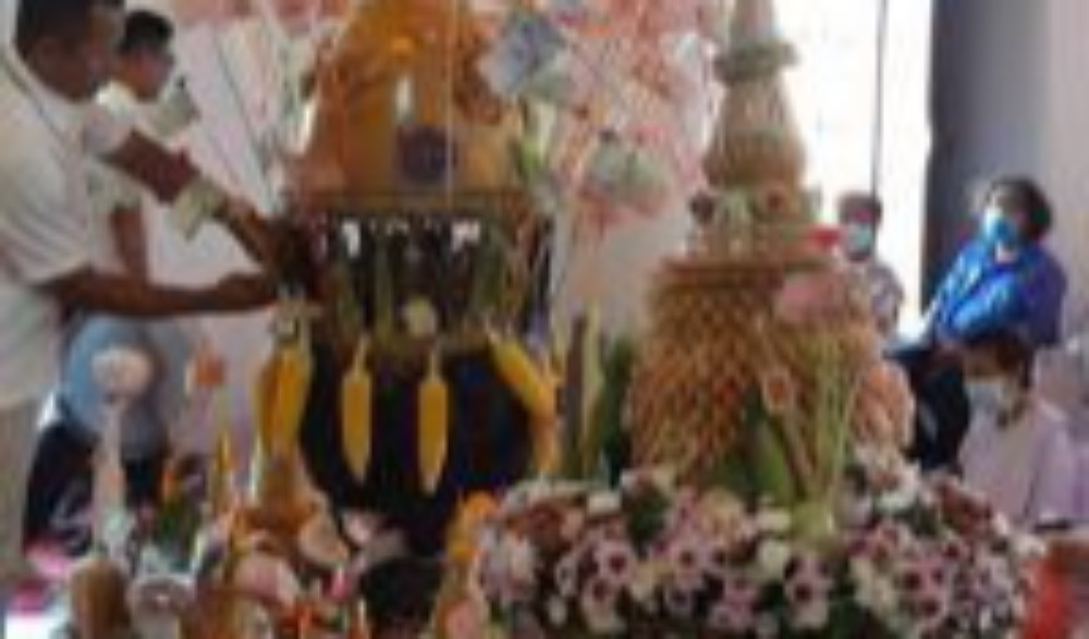 ประเพณีเทศกาลบุญสารทเดือนสิบและงานกาชาดจังหวัดนครศรีธรรมราช