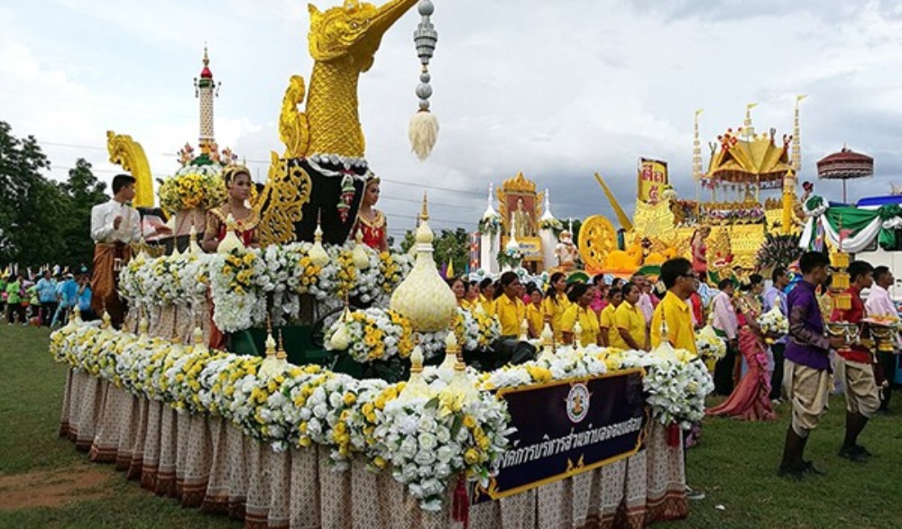 งานประเพณีแห่เทียนจำนำพรรษา อำเภอห้วยกระเจา