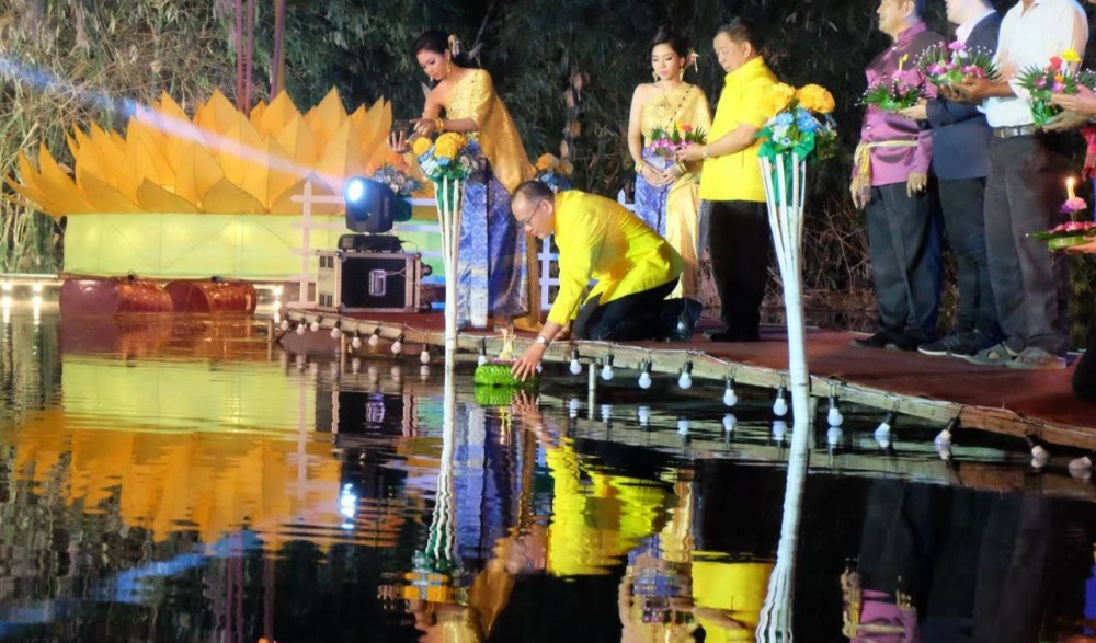 งานประเพณีลอยกระทงท่าน้ำลำน้ำทวน