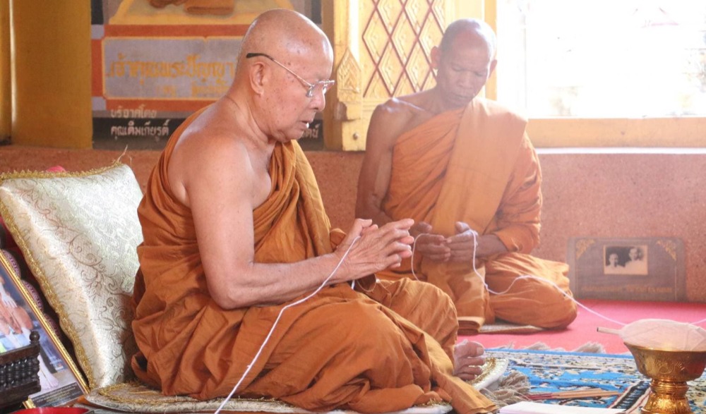 พิธีอธิษฐานจิตมวลสาร และเจริญพระพุทธมนต์ฉลองมวลสารศักดิ์สิทธิ์สร้างเหรียญหลวงปู่มั่น ภูริทัตโต 150 ปีชาตกาล