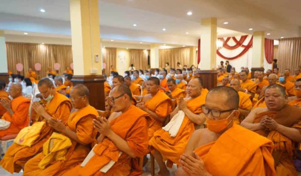พิธีเจริญพระพุทธมนต์เพื่อความเป็นสิริมงคลให้กับแผ่นดิน และปวงชนชาวไทยทุกหมู่เหล่า ในโอกาสวันชาติ และวันพ่อแห่งชาติ ๕ ธันวาคม ๒๕๖๓