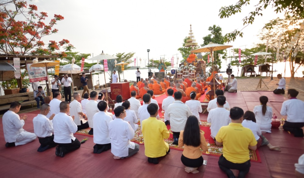 งานเวียนทางน้ำกลางกว๊านพะเยา หนึ่งเดียวในโลก