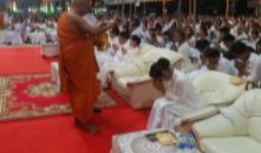 กิจกรรมสวดมนต์ข้ามปีบูชาพระบรมธาตุเจดีย์นครศรีธรรมราช