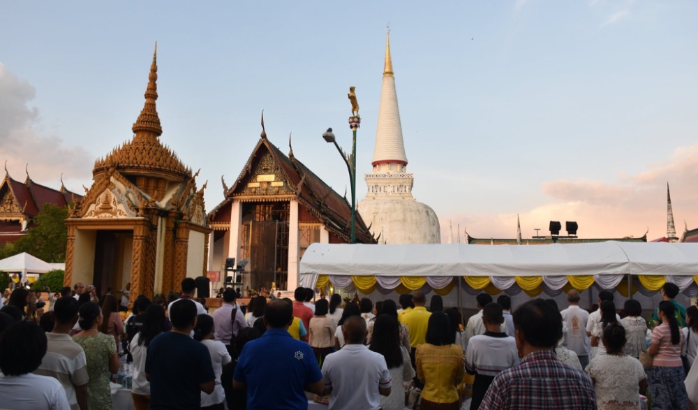 กิจกรรมทำบุญตักบาตรปีใหม่ ที่เมืองนคร