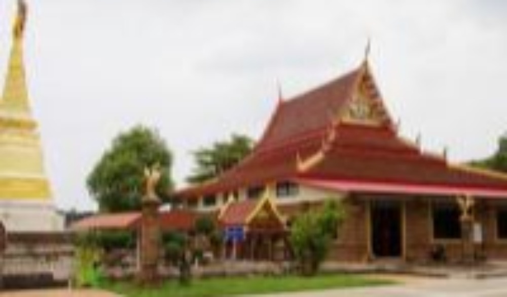 ประเพณีห่มผ้าองค์หลวงพ่อพระบรมธาตุเกยไชย