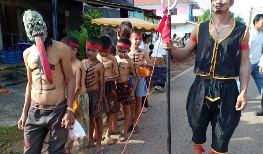 งานประเพณีตักบาตรเทโวโรหณะ