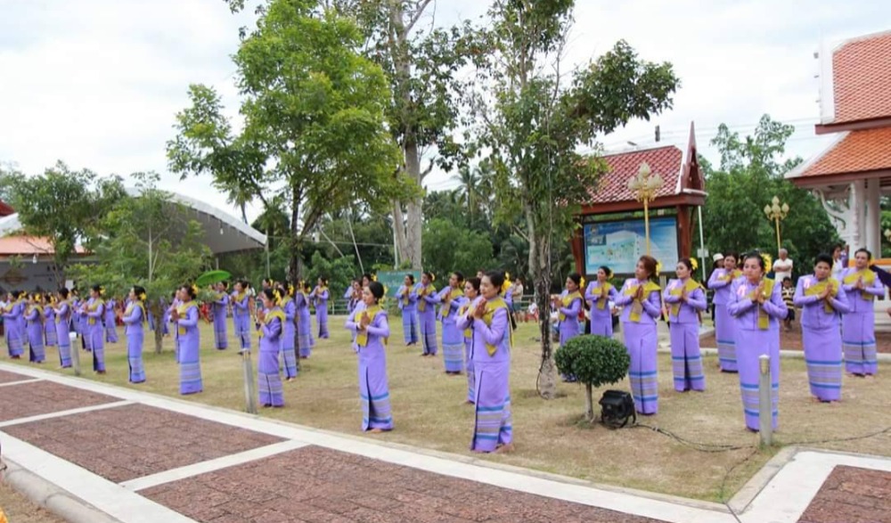 ประเพณีแห่ผ้าห่มพระบรมธาตุสวี