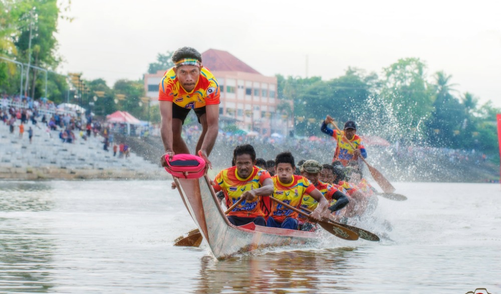 ประเพณีแห่พระแข่งเรือ ขึ้นโขนชิงธง