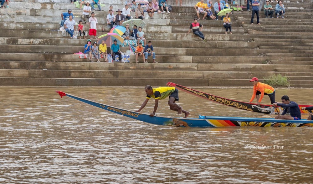 ประเพณีแห่พระแข่งเรือ ขึ้นโขนชิงธง