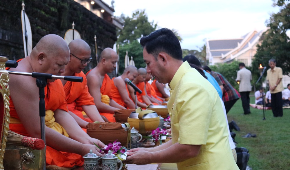 งานประเพณีลอยกระทงเผาเทียน เล่นไฟ จังหวัดสุโขทัย ประจำปี 2563