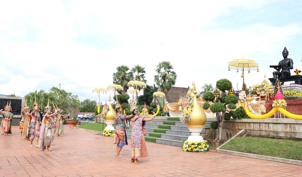 งานประเพณีลอยกระทงเผาเทียน เล่นไฟ จังหวัดสุโขทัย ประจำปี 2563