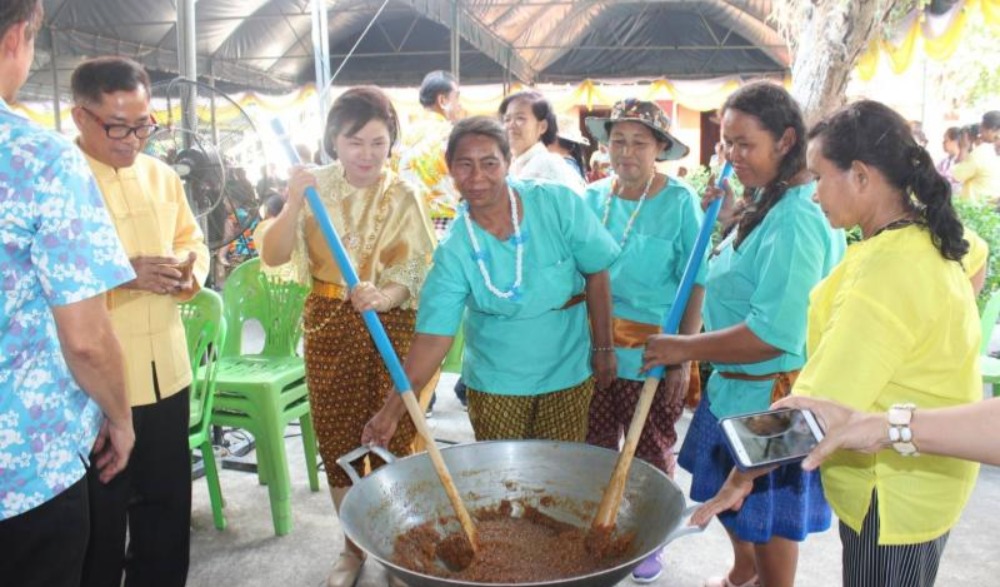 ประเพณีตีข้าวบิณฑ์