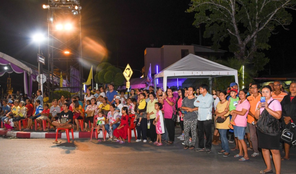 งานประเพณีแข่งโพน ลากพระ