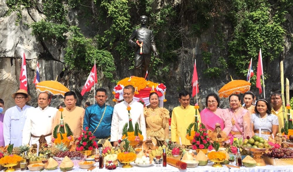 งานย้อนรอยประวัติศาสตร์ตามรอยพระพุทธเจ้าหลวง