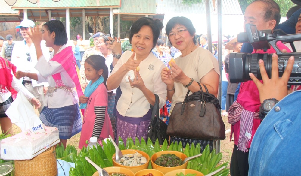 งานสักการะหลวงพ่อพระไชยเชษฐา(ประเพณีบุญข้าวจี่ใหญ่)