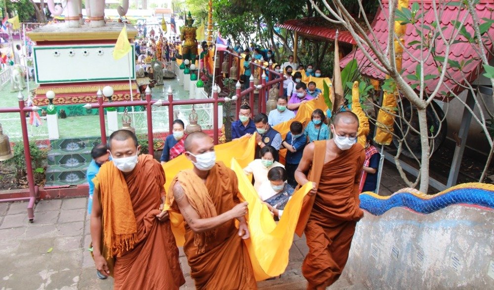 งานขึ้นเขาไหว้พระวัดถ้ำเอราวัณ