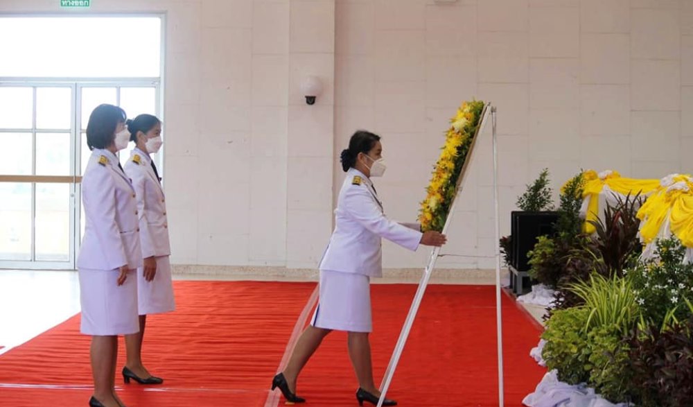 พิธีวางพวงมาลาถวายราชสักการะเนื่องใน "วันสมเด็จพระนารายณ์มหาราช