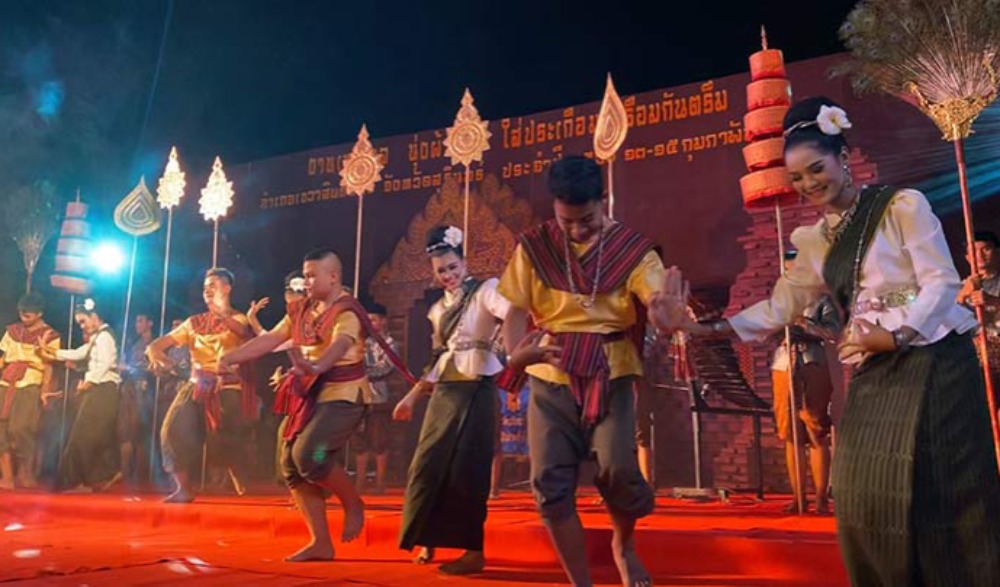 เทศกาลประเพณี “นุ่งผ้าไหม ใส่ปะเกือม เรือมกันตรึม”