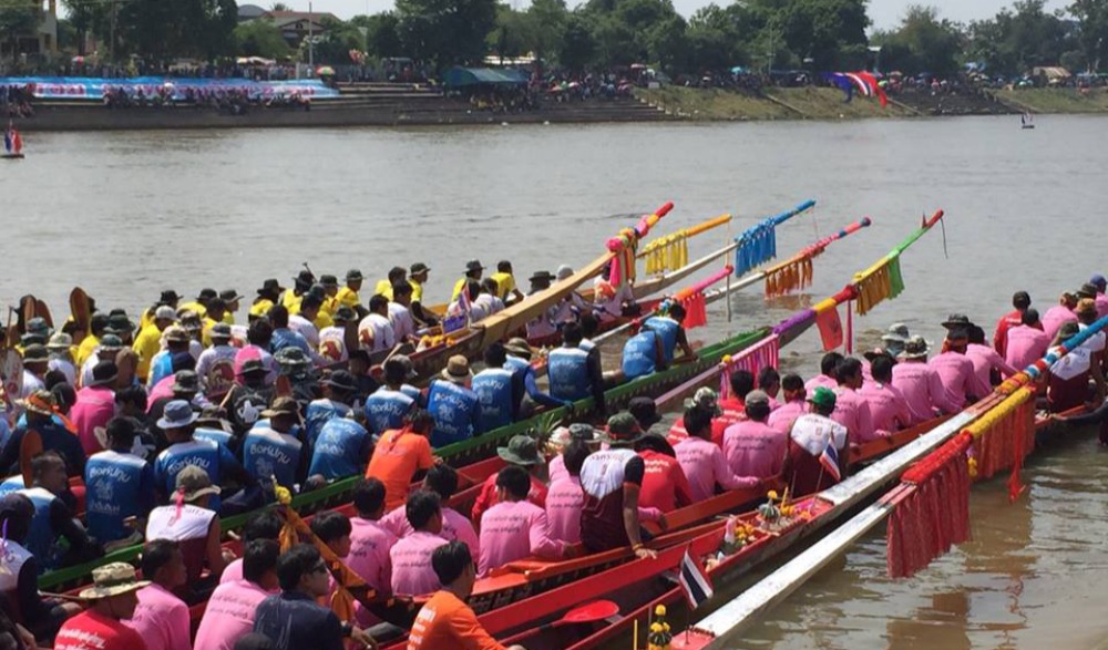 งานประเพณีแข่งขันเรือยาวชิงถ้วยพระราชทานฯ อ.ท่าตูม จ.สุรินทร์