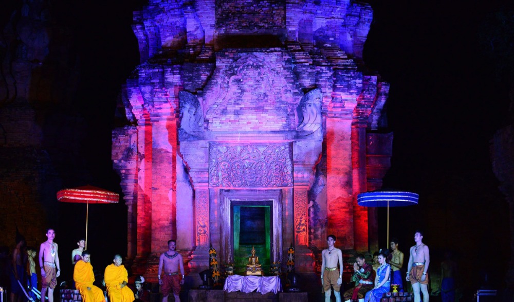 การจัดแสดงแสง สี เสียง