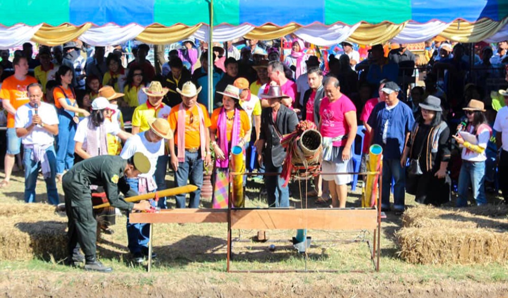 งานเทศกาลปลาไหล ข้าวใหม่หอมมะลิและงานกาชาด