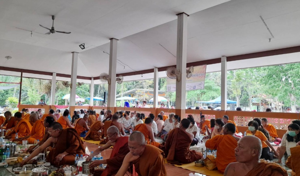กิจกรรมหิ้วปิ่นโตเข้าวัดเนื่องในวันธรรมะสวนะ