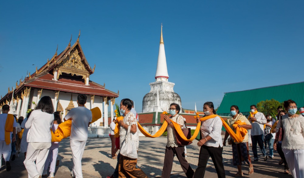 งานประเพณีมาฆบูชาแห่ผ้าขึ้นธาตุ