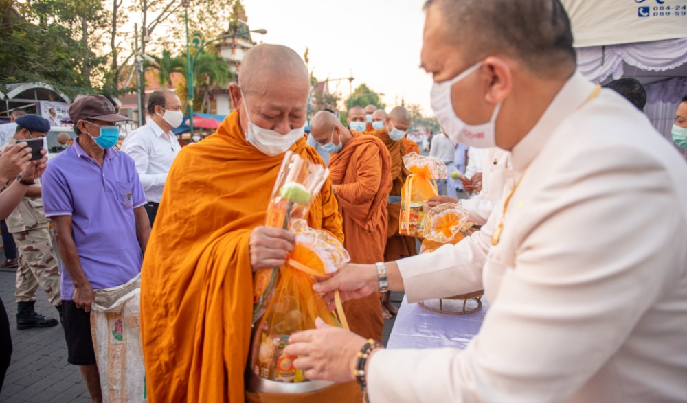 งานประเพณีมาฆบูชาแห่ผ้าขึ้นธาตุ