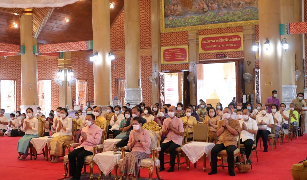 ประเพณีวันสงกรานต์ พิธีสรงน้ำพระพุทธรูป พิธีสรงน้ำพระภิกษุสงฆ์ เนื่องในเทศกาลส่งเสริมประเพณีวันสงกรานต์ประจำปี ๒๕๖๕