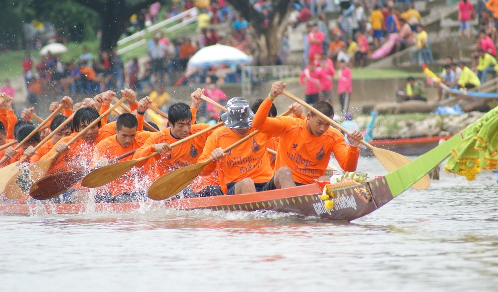 ประเพณีแข่งเรือ