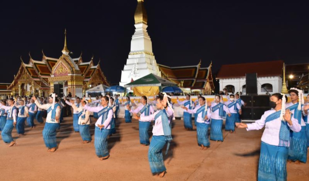 พิธีถวายปราสาทผึ้ง ในงานประเพณีแห่ปราสาทผึ้ง จังหวัดสกลนคร ประจำปี ๒๕๖๔