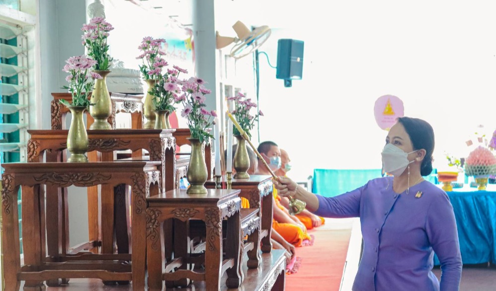 พิธีทอดผ้าป่าสามัคคี ถวายที่พักสงฆ์ถ้ำเก้าอี้