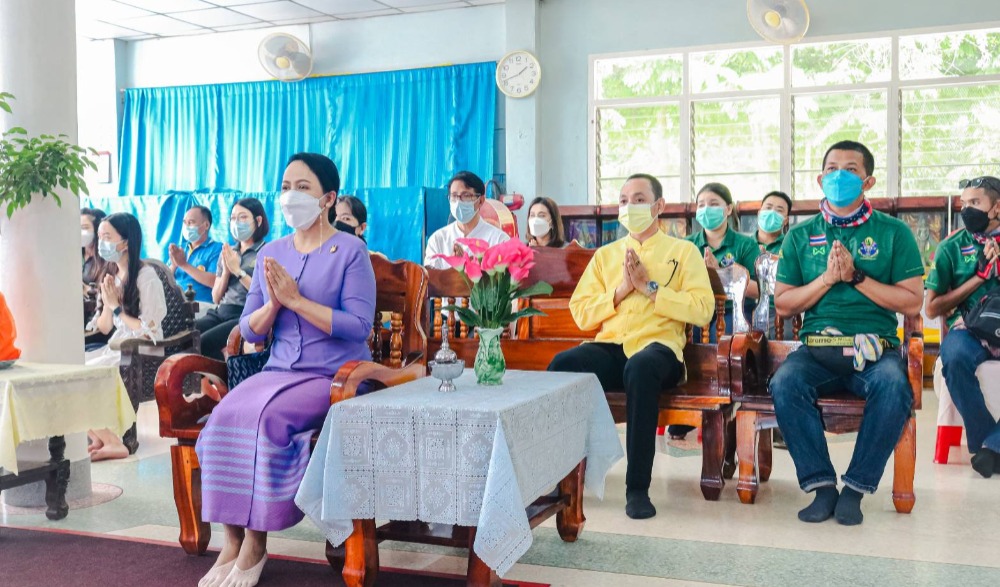พิธีทอดผ้าป่าสามัคคี ถวายที่พักสงฆ์ถ้ำเก้าอี้