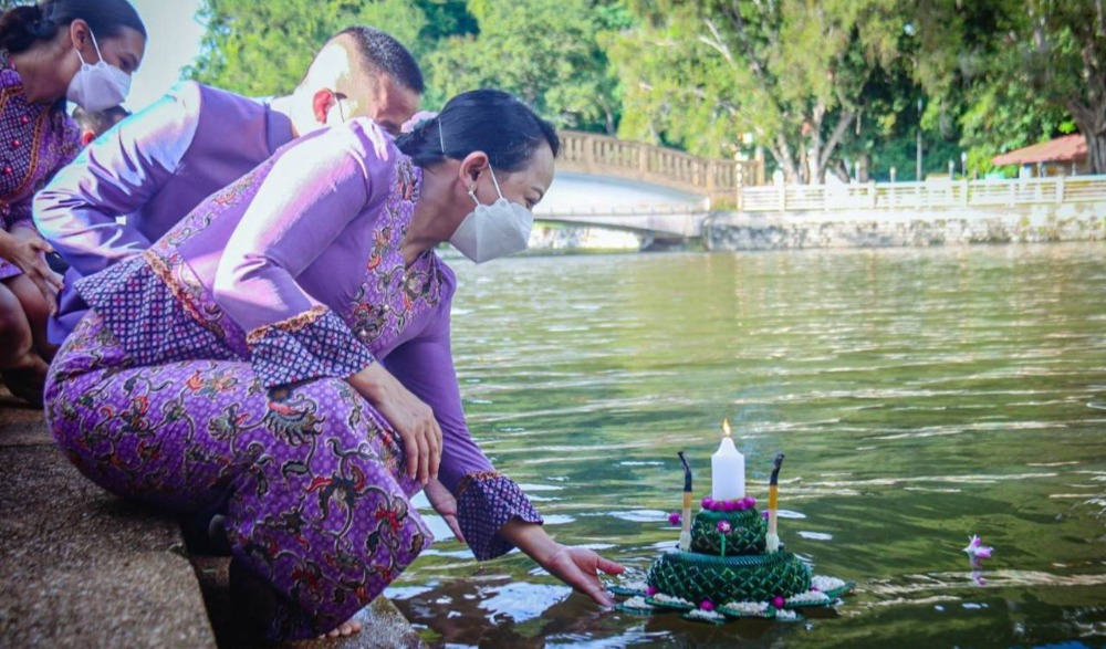 ประเพณีลอยกระทง