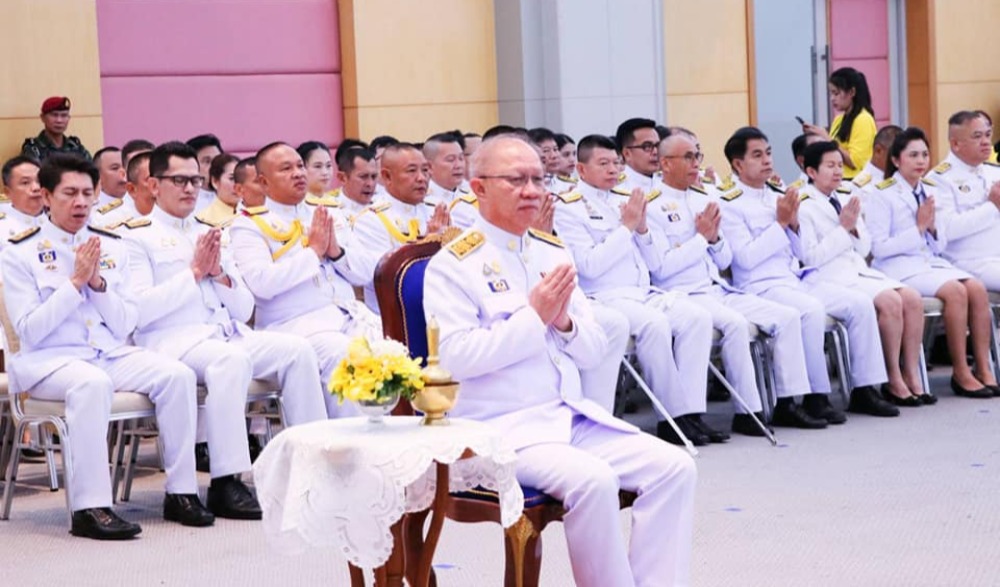 พิธีสงฆ์ ทำบุญตักบาตร ข้าวสาร อาหารแห้ง พระสงฆ์ จำนวน 89 รูป ถวายพระราชกุศล เนื่องในวันคล้ายวันพระบรมราชสมภพ พระบาทสมเด็จพระบรมชนกาธิเบศร มหาภูมิพลอดุลยเดชมหาราช บรมนาถบพิตร วันชาติ และวันพ่อแห่งชาติ ๕ ธันวาคม ๒๕๖๓