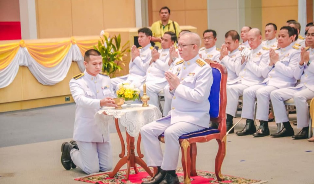พิธีสงฆ์ ทำบุญตักบาตร ข้าวสาร อาหารแห้ง พระสงฆ์ จำนวน 89 รูป ถวายพระราชกุศล เนื่องในวันคล้ายวันพระบรมราชสมภพ พระบาทสมเด็จพระบรมชนกาธิเบศร มหาภูมิพลอดุลยเดชมหาราช บรมนาถบพิตร วันชาติ และวันพ่อแห่งชาติ ๕ ธันวาคม ๒๕๖๓