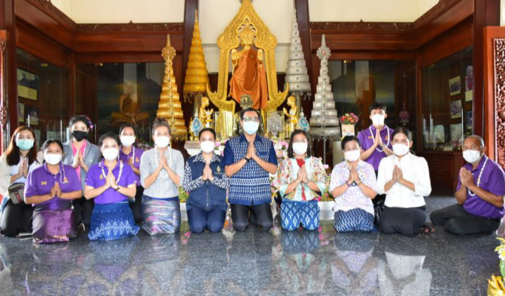กิจกรรมตามรอยธรรมพระอริยสงฆ์ สรงน้ำสิ่งศักดิ์สิทธิ์เมืองสกลนคร เสริมสิริมงคล ณ วัดพระธาตุเชิงชุมวรวิหาร ตำบลธาตุเชิงชุม อำเภอเมือง จังหวัดสกลนคร
