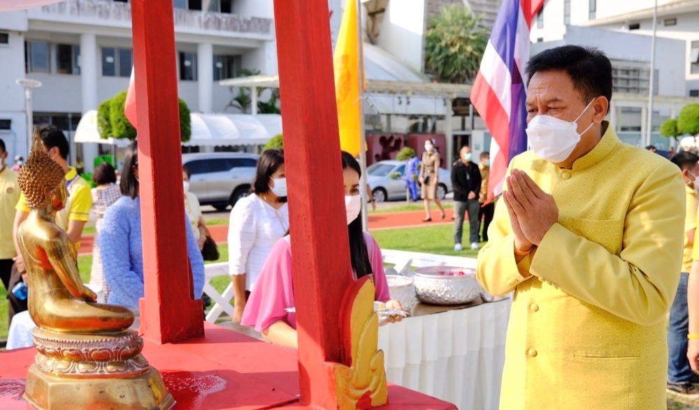 ประเพณีสงกรานต์ และพิธีทอดผ้าป่ามหาสงกรานต์