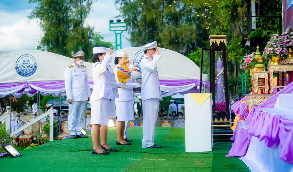 พิธีถวายเครื่องราชสักการะและวางพานพุ่ม และพิธีถวายพระพรชัยมงคล  เนื่องในโอกาสวันเฉลิมพระชนมพรรษาสมเด็จพระนางเจ้าฯ พระบรมราชินี ๓ มิถุนายน ๒๕๖๕