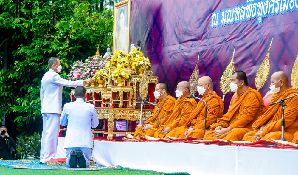 พิธีเจริญพระพุทธมนต์ และทำบุญตักบาตรถวายพระราชกุศล  เฉลิมพระเกียรติสมเด็จพระนางเจ้าฯ พระบรมราชินี  เนื่องในโอกาสวันเฉลิมพระชนมพรรษา  ๓  มิถุนายน ๒๕๖๕