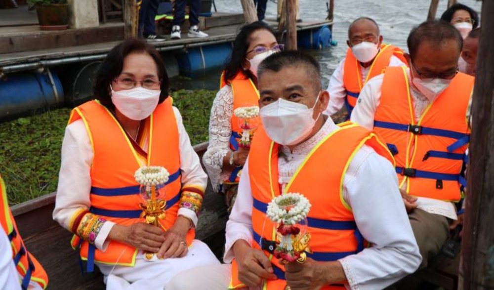 งานเวียนเทียนทางน้ำกลางกว๊านพะเยา หนึ่งเดียวในโลก ครั้งที่ ๔๖ เนื่องในวันอาสาฬหบูชา