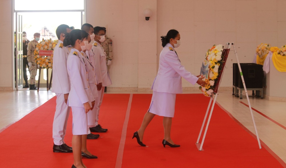 พิธีวางพวงมาลาถวายราชสักการะ เนื่องใน “วันที่ระลึกพระบาทสมเด็จพระจอมเกล้าเจ้าอยู่หัว” จังหวัดอุบลราชธานี