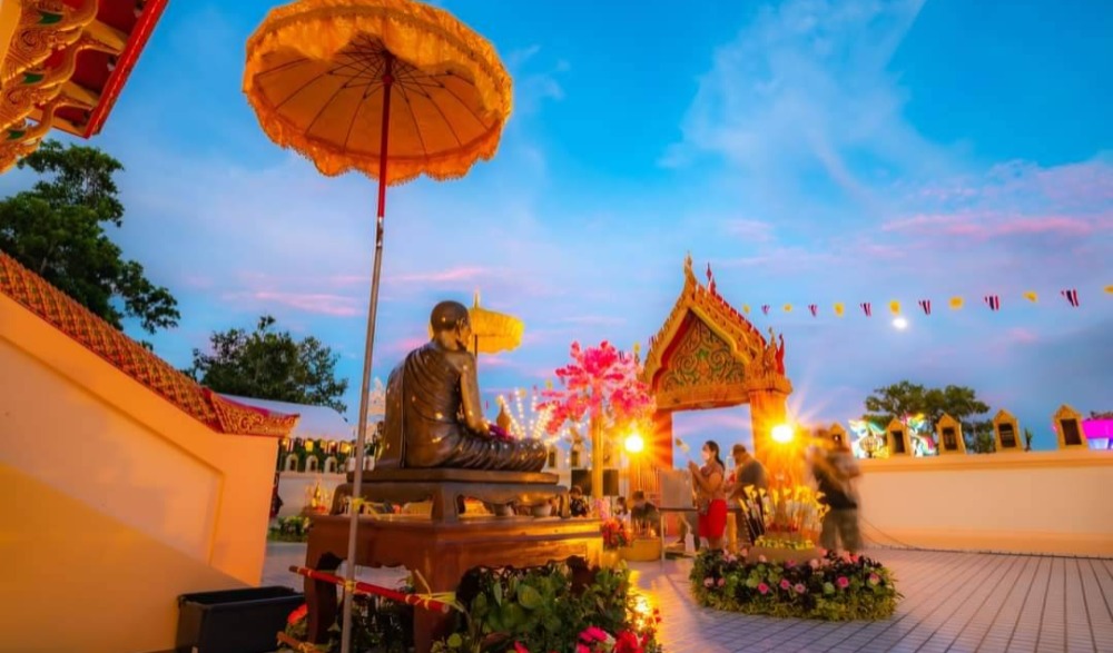 การสืบสานประเพณีตักบาตรเทโว ในเทศกาลวันออกพรรษา จังหวัดชุมพร