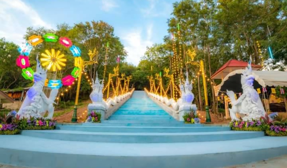 การสืบสานประเพณีตักบาตรเทโว ในเทศกาลวันออกพรรษา จังหวัดชุมพร