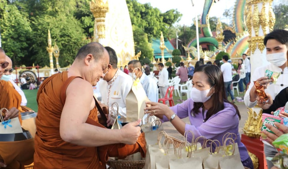 กิจกรรมทำบุญตักบาตรเนื่องในวันขึ้นปีใหม่ ประจำปี พุทธศักราช ๒๕๖๖