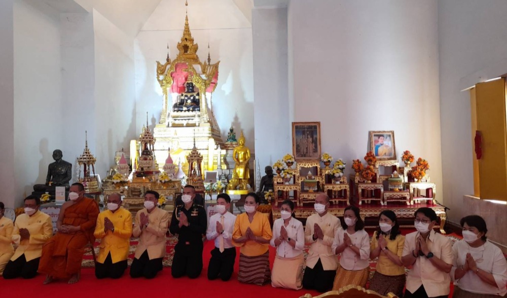 พิธีเจริญพระพุทธมนต์ถวายพระพรชัยมงคลแด่ พระบาทสมเด็จพระเจ้าอยู่หัว สมเด็จพระนางเจ้าสิริกิติ์ พระบรมราชินีนาถ พระบรมราชชนนีพันปีหลวง และสมเด็จพระนางเจ้าฯ พระบรมราชินี