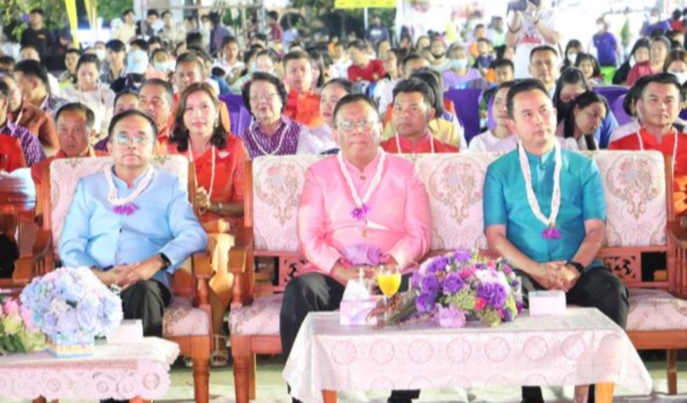 พิธีเปิดงานประเพณีแห่มาลัยข้าวตอก ณ บริเวณหน้าที่ว่าการอำเภอมหาชนะชัย จังหวัดยโสธร