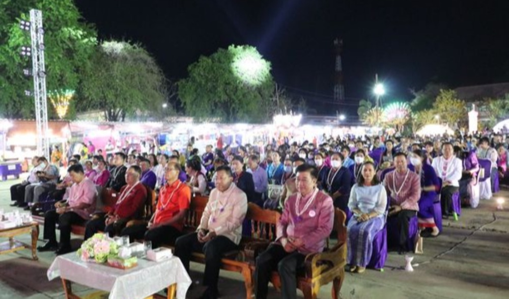 พิธีเปิดงานประเพณีแห่มาลัยข้าวตอก ณ บริเวณหน้าที่ว่าการอำเภอมหาชนะชัย จังหวัดยโสธร